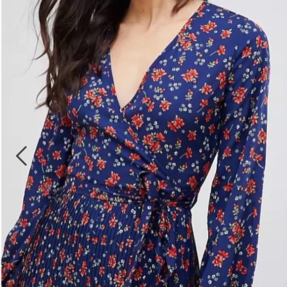 Influence | Floral Print Midi Dress with Pleated Skirt Belted - Picture 2 of 7